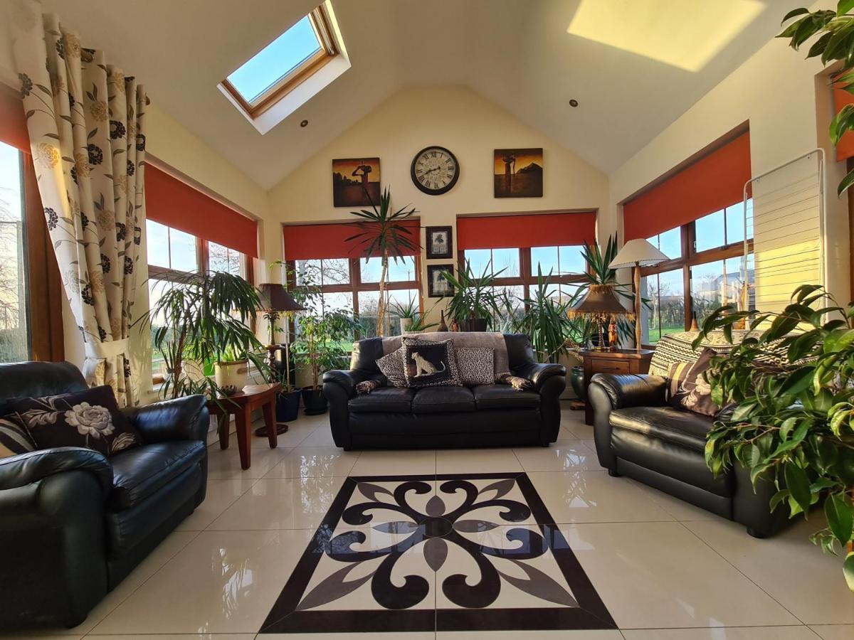 Knockalla Luxury Property With Hot Tub Suitable For Families Portadown Exterior foto